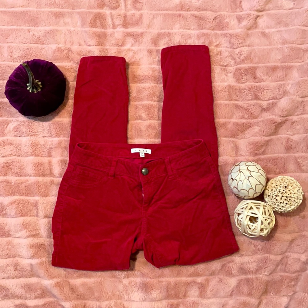 Lightweight and stretchy corduroy pants